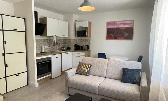 Gap Apartment | Au calme proche centre-ville, studio rénové avec équipements neufs et parking privé