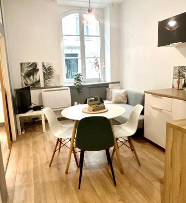 Dobree-Bon Port Apartment | Au Coeur de Nantes - idealement situé Studio tout confort avec chambre separée