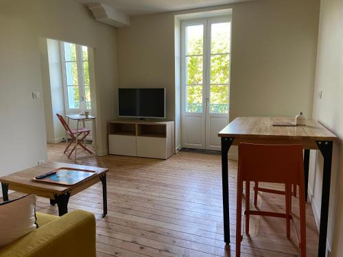 Thermal Apartment | AU COEUR DES SOURCES - Face aux Parcs & Thermes - Hypercentre