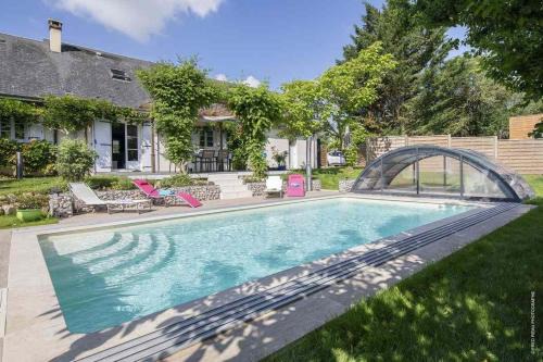 Monteaux House | Au Coeur du Bien-Etre, gîte avec piscine chauffée et couverte, SPA, sauna, massages