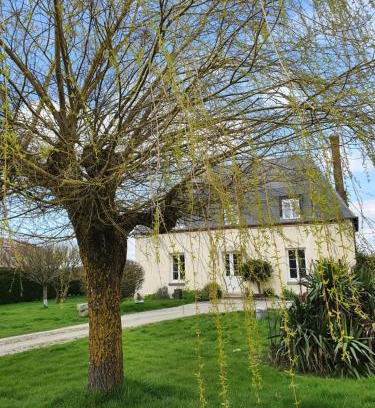 Sainte-Gauburge-Sainte-Colombe Bed & Breakfast | au Petit Paradis