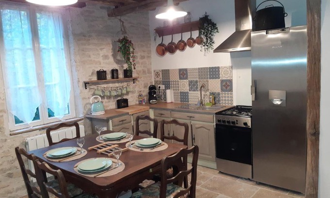 Polisy House | AU VIEUX PUIT