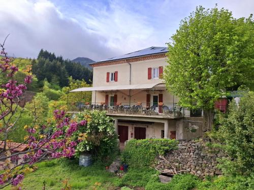 Laviolle Hotel | Auberge Arthéa