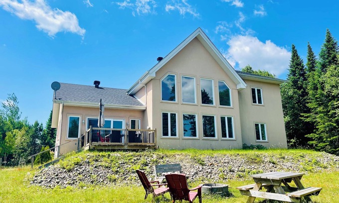 Saint Donat Ski Chalet | Auberge Rivière Noire(B) Mont Tremblant & Lac Provost