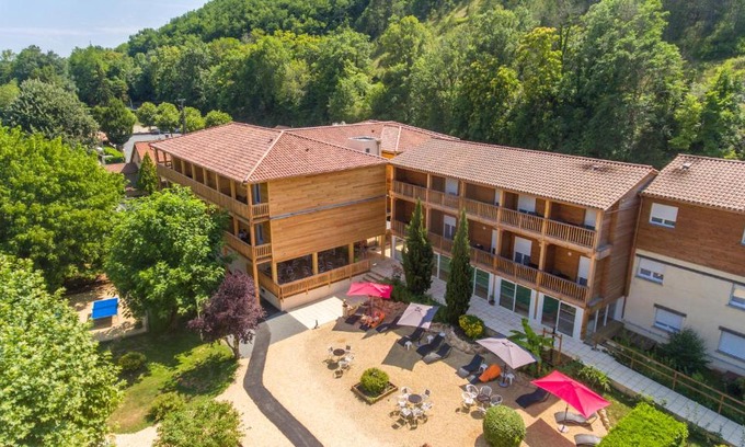 Siorac-en-Perigord Hotel | Auberge de la Petite Reine
