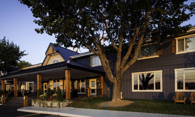 Riviere-du-Loup Regional County Municipality Hotel | Auberge De La Pointe