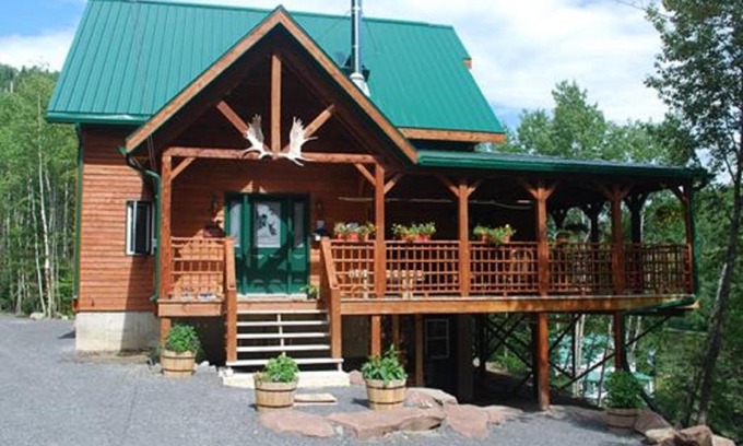 Routhierville Hotel | Auberge de la Rivière Matapédia - Matapédia River Lodge