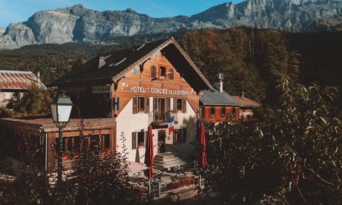 Servoz Hotel | Auberge des Gorges - Restaurant Gastronomique & Chambres