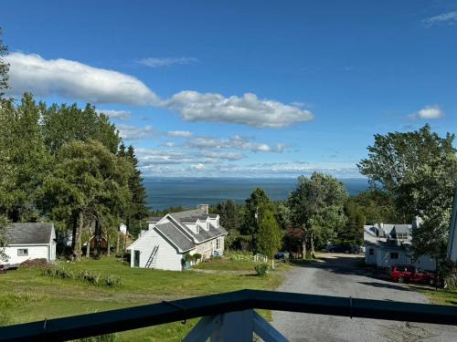 Cap-a-l'Aigle Hotel | Auberge des Nuages