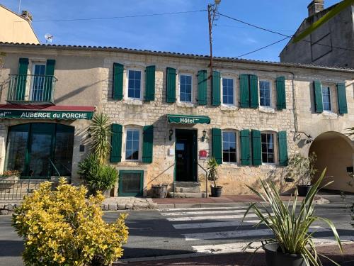 Blaye Hotel | AUBERGE DU PORCHE