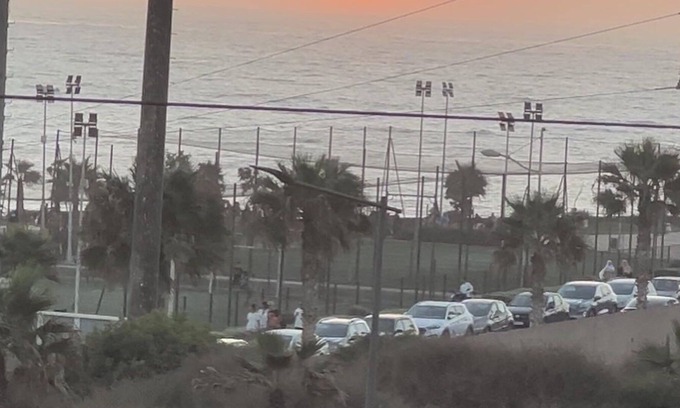 Anza House | Auberge Ensoleillée au Bord de mer