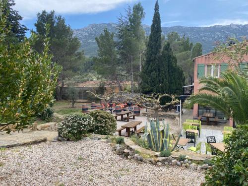 Cucugnan Hotel | Auberge la Table du Curé