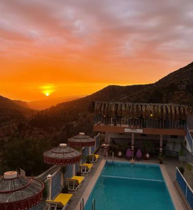 Aqesri House | Auberge Les Montagnes du Paradis Your Hidden Retreat in Paradise Valley