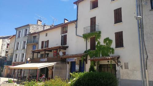 La Javie Hotel | Auberge Roman