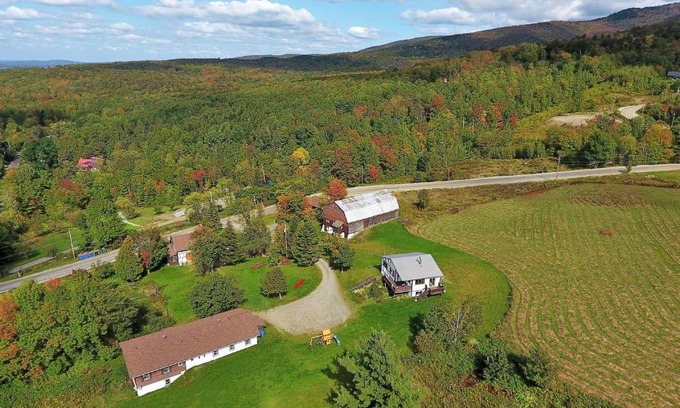 Sutton House | Auberge Schweizer