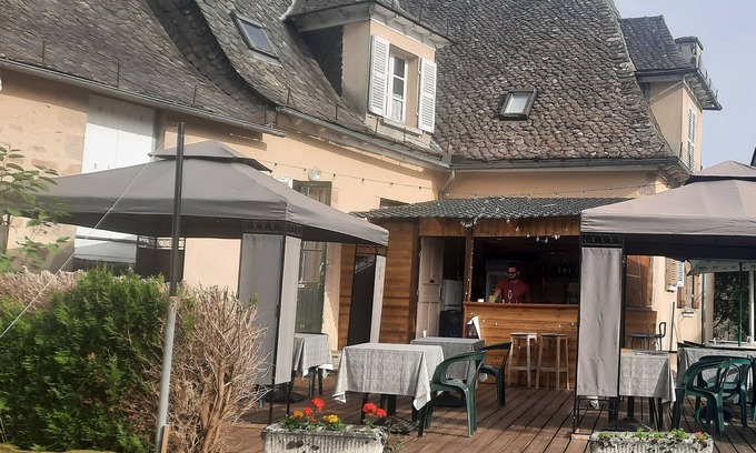 Saint-Julien-aux-Bois Hotel | Auberge st Julien aux bois
