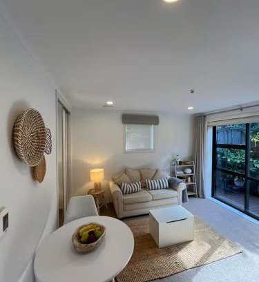 Castor Bay House | Auckland Coastal Hideaway Castor Bay Beach