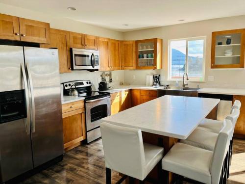 Juneau House | Auk Nu, Cove View Alaskan Home