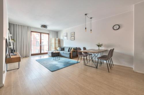 Old Town Apartment | Aura 39 by Grand Apartments
