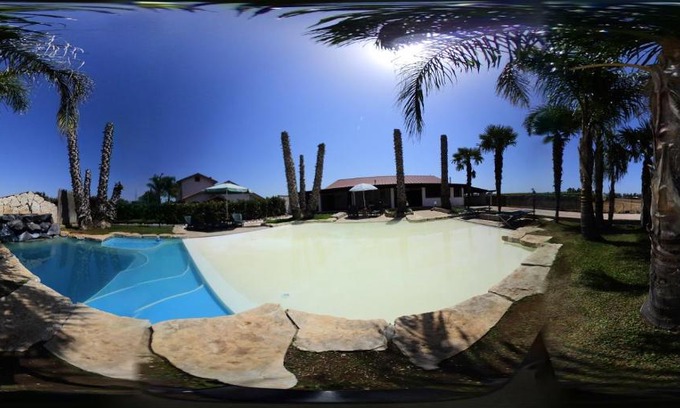 Latina House | Aurelio Rapillo