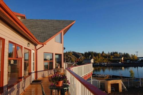 Yellowknife Hotel | Aurora Bayside Inn
