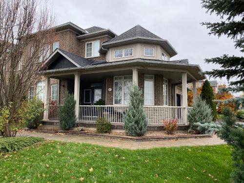 Aurora Villa | Aurora Executive Upscale Residence Three Bedrooms Three and Half Bathrooms