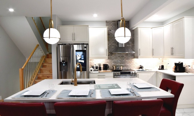 Yellowknife House | Aurora Guesthouse