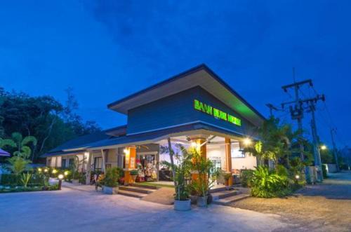 Si Sunthon Villa | Aurora Villa