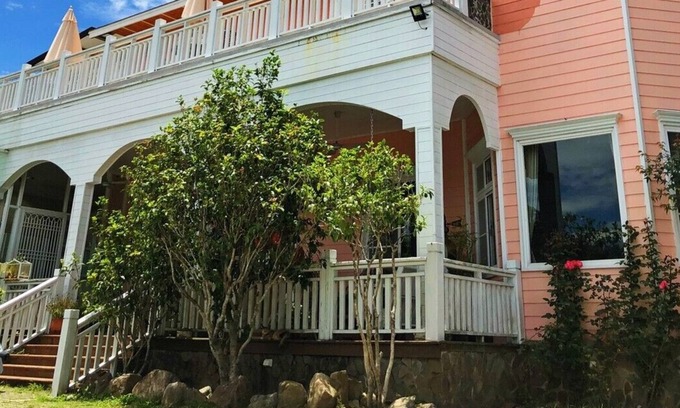 Ren'ai Bed & Breakfast | Aurora Villa