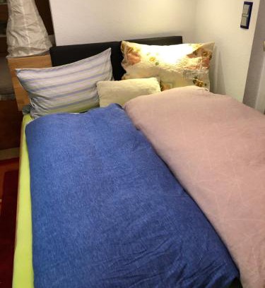 Horchheim House | Aussichtszimmer mit modernem Glasbad und Balkon