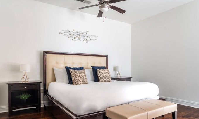 Waller Creek District Apartment | Austin | Beautiful Studio Apartment