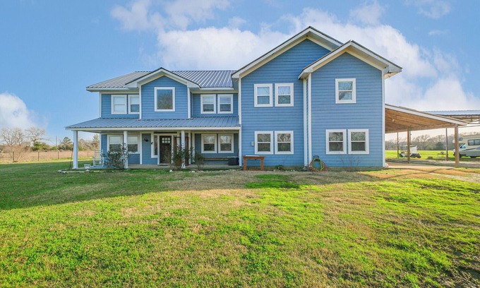 Bellville House | Austin Estate - Spacious home sleeps 24 in charming Bellville with a pool.