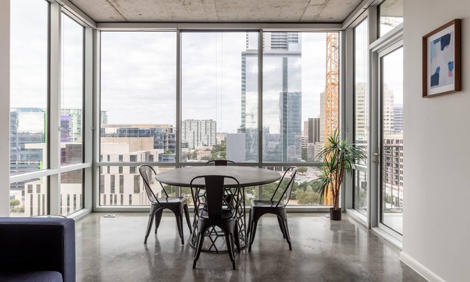 Second Street District Apartment | Austin Incredible 2BD 2BA 2nd Street District Apartment