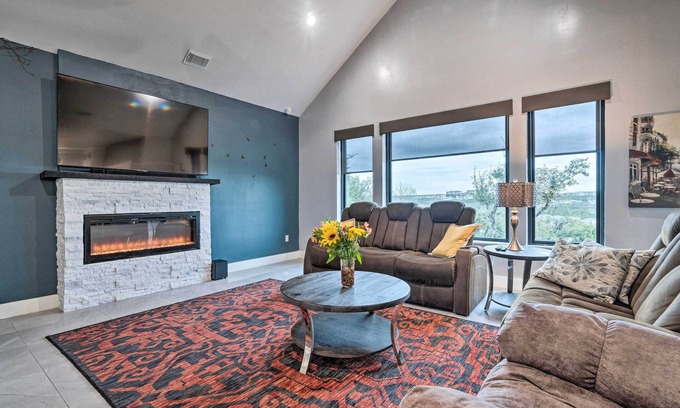 Comanche Trail Estates House | Austin Vacation Rental: 2 Mi to Lake Travis!