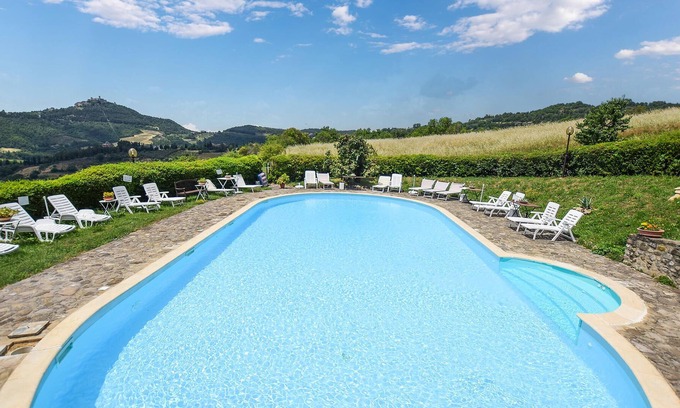 Monte Santa Maria Tiberina House | Authentic Italian cottage with space for yoga retreats.