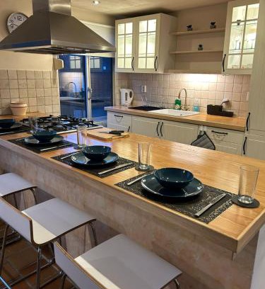 Stadionbuurt Apartment | Authentic Dutch boathouse