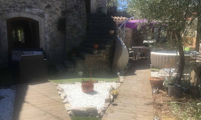 Causse-de-la-Selle House | Authentic house in the heart of a quiet village