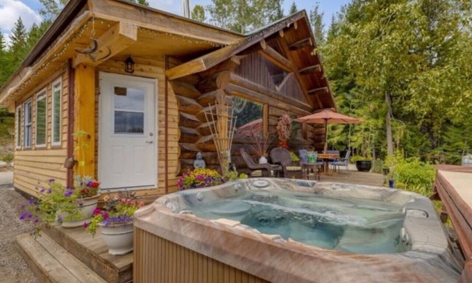 Central Okanagan Cabin | Authentic lofted log cabin with hot tub