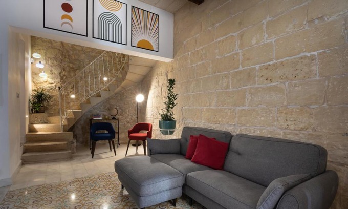 Zejtun House | Authentic Maltese 2-bedroom House with Terrace