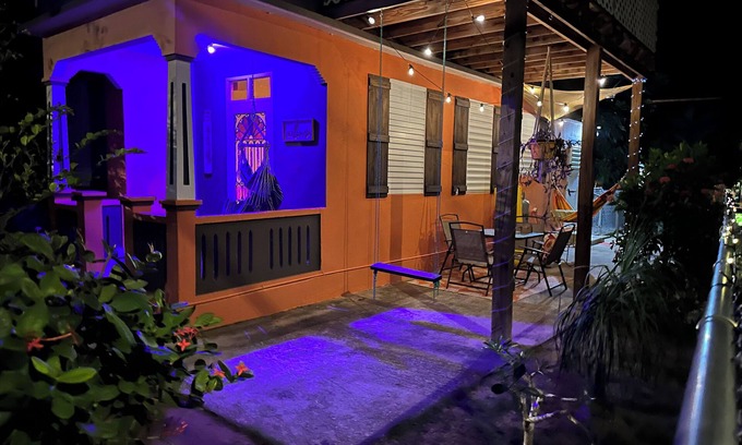 Pole Ojea House | Authentic Puertorrican Home with Full AC -Fast WIFI - Smart TV Near Beach