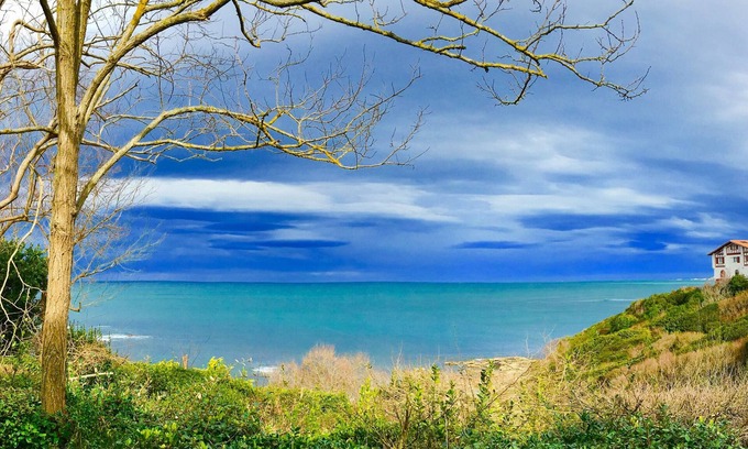 Guethary House | authentique house, ocean first line, private access to the beach