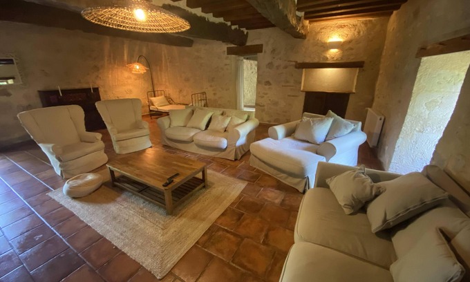 Monfort House | Authentique Moulin du Xiième Siècle - Gîte de Charme