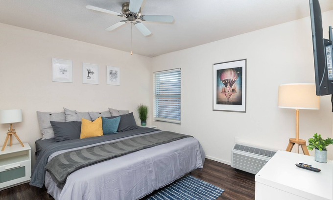 Prairie Village Apartment | Autumn Seas 1 King BR Free parking Wi-Fi and Gym access Peaceful and Comfortable