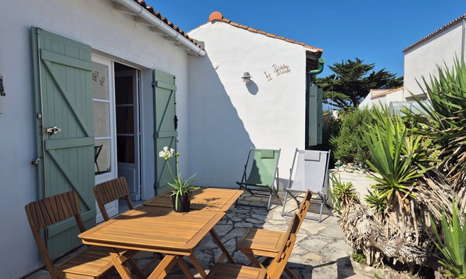 Saint-Denis-d'Oleron House | AUX HUTTES FISHER'S HOUSE beach 150 meters away