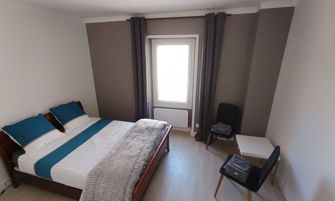 Champtoceaux House | AUX LITS DE LA LOIRE, town house in the center of Champtoceaux.