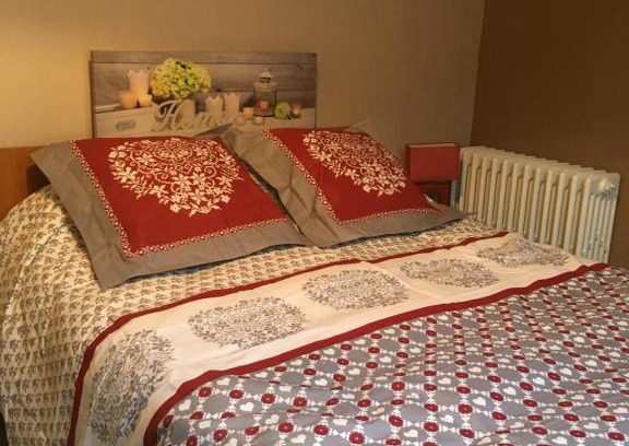Condom-d'Aubrac Bed & Breakfast | AUX PORTES D'AUBRAC studio 2 personnes
