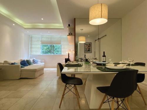 Leme Apartment | Av Atlântica - 3 Bedroom Beach Apartment - Leme