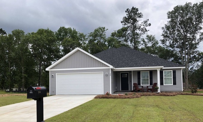 Statesboro House | Available for GSU football and graduation stays!
