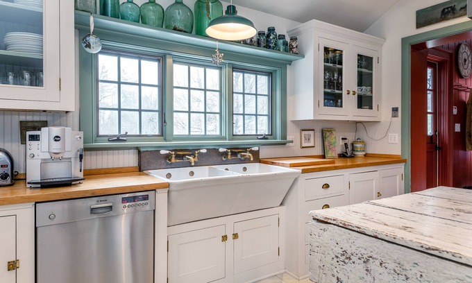 New Preston House | Available Month of August! Gracious Country Home in Washington, CT. n