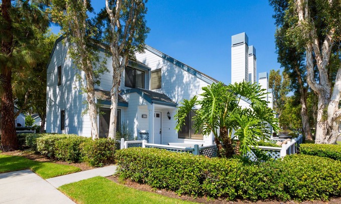 Woodbridge House | Available Oct 15th. Clean & Quiet Townhome, Irvine Woodbridge - Pool & Spa